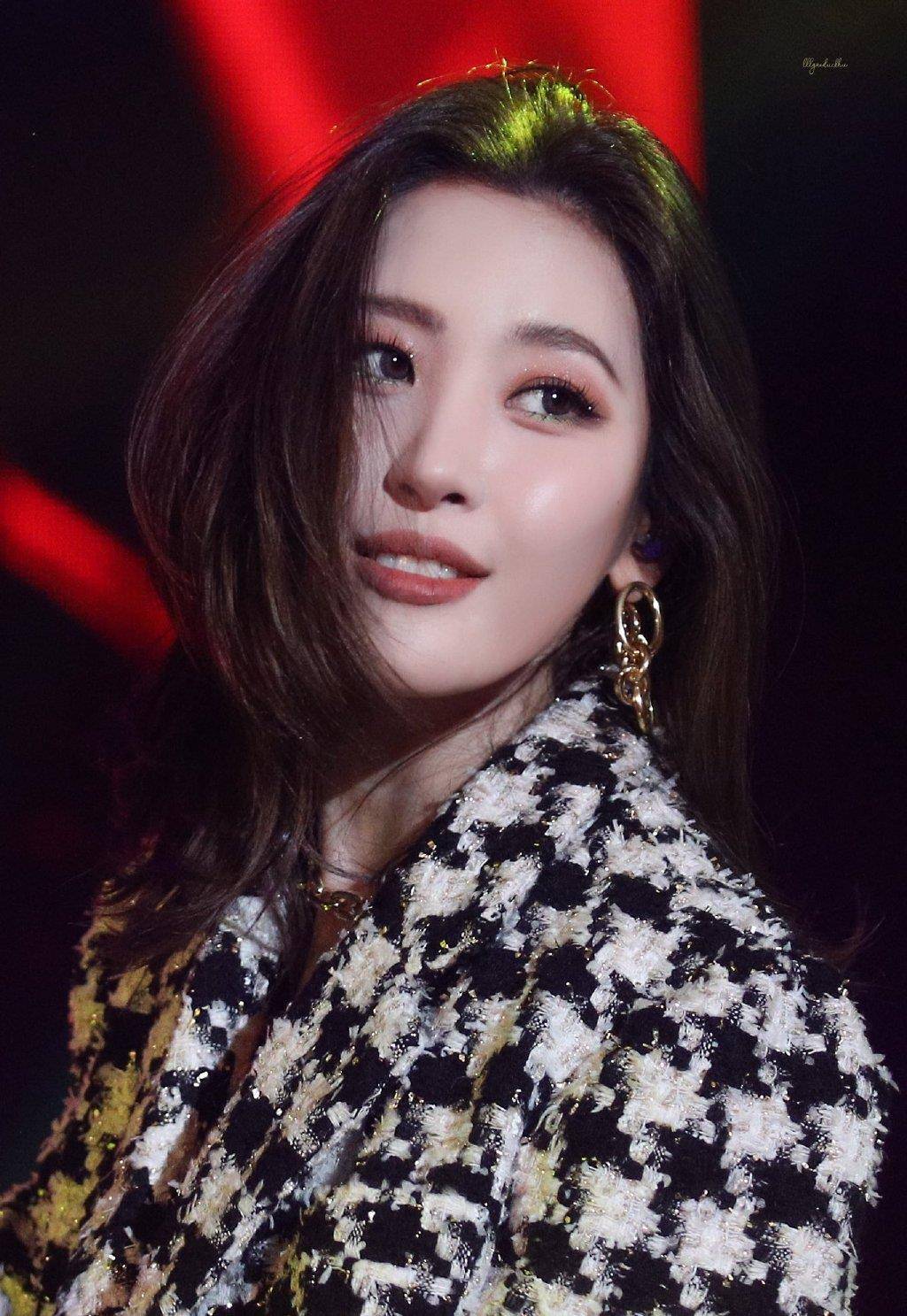 原创出道以来人气不减身材保持完美的她到底有什么优秀的秘诀