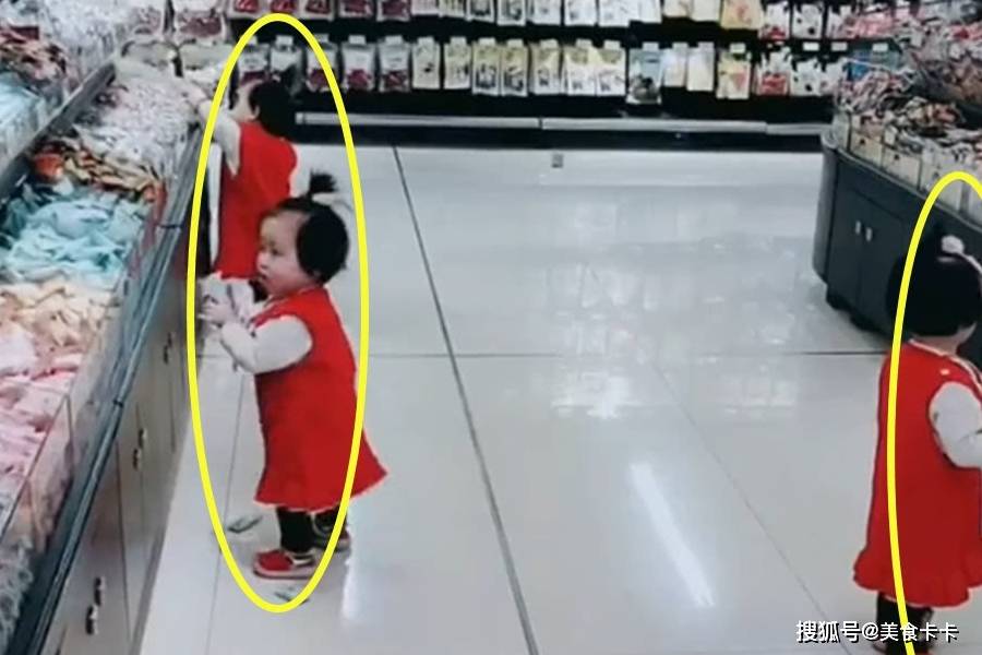 爷爷带三胞胎逛超市，不料宝宝们却做出如此反应，爷爷不淡定了
