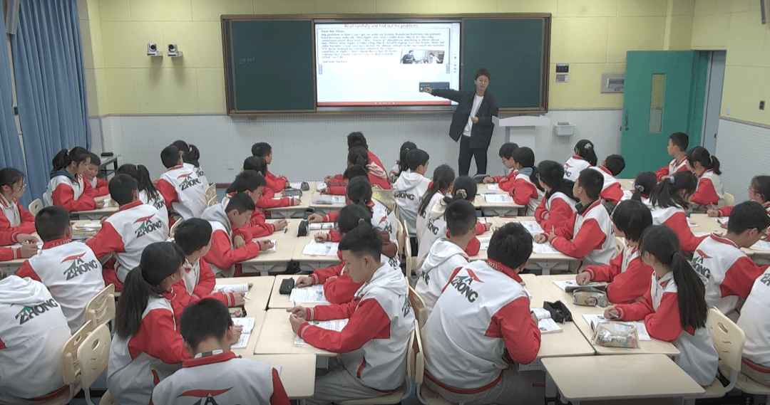 中教云走进都江堰塔子坝中学:数字教材让教师队伍建设"如虎添翼"