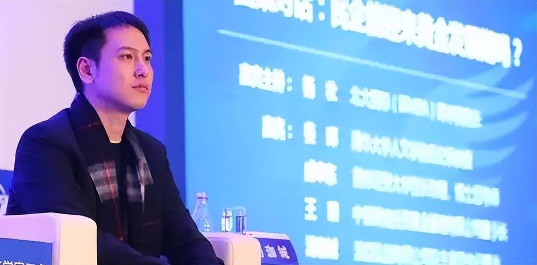 臣少主"汤珈铖:,18岁做霸总身家百亿,39未婚成父母心病_汤君年_徐枫