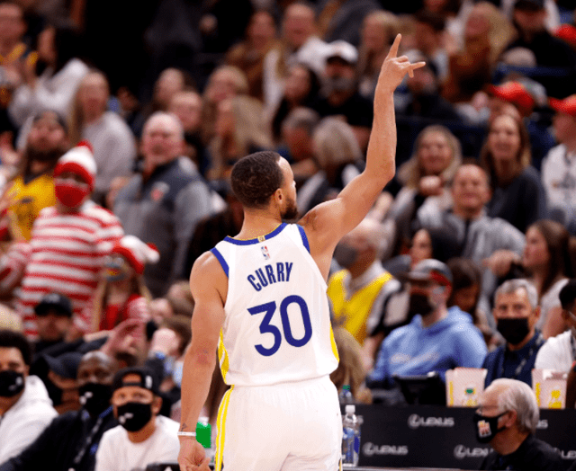 3 1 水花兄弟爆砍65分 库里为球队创收操碎了心 勇士不敌掘金 系列赛 比赛 Cba