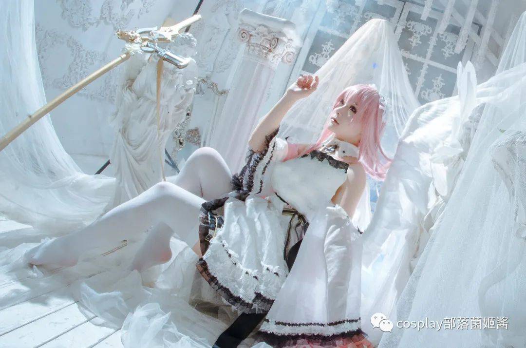 cos碧蓝航线英仙座原皮cos正片miidoo酱