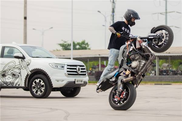 圈层共创骑士拍挡长城首批机车炮正式交付