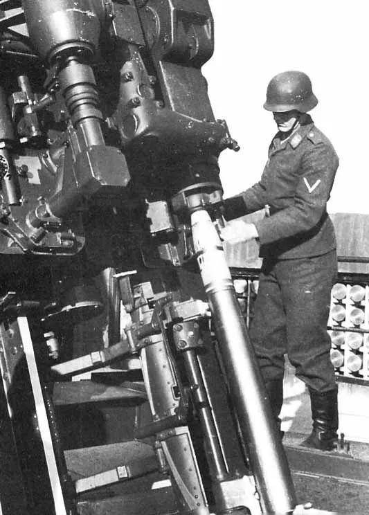 原创二战时期火力最强口径最大防空火炮德国柏林之塔