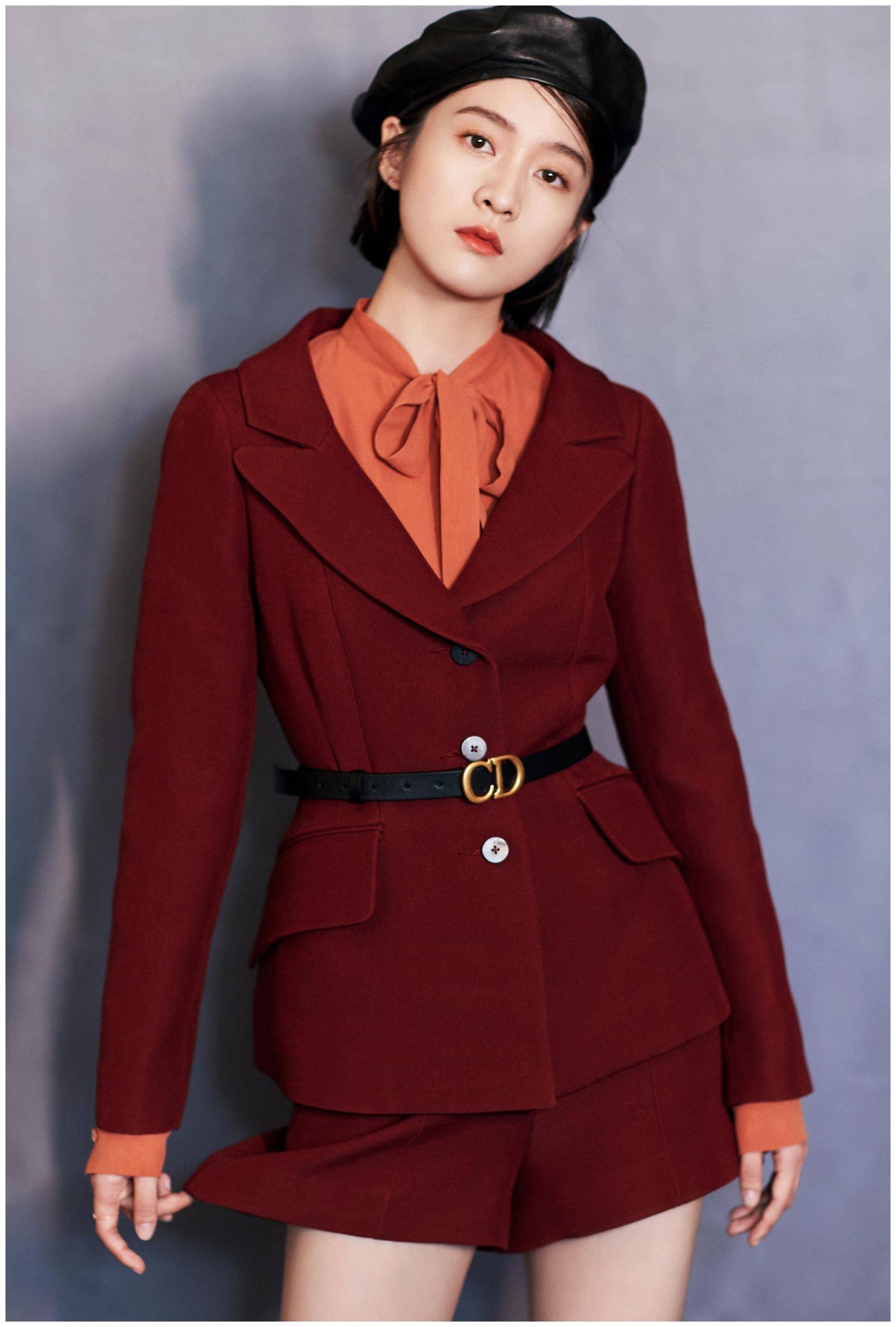 原创张雪迎穿红色西装套装冷艳帅气秦俊杰的学院风西装青春有型