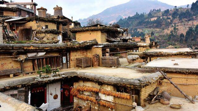 云南这座低调村落遍地泥土房却被誉为建筑史上的活化石