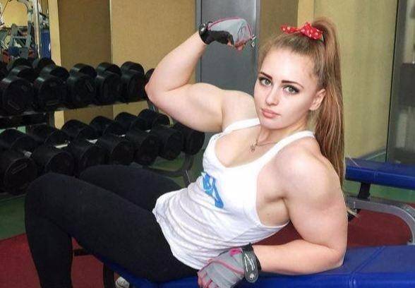 原创俄罗斯健美女神卧推达105公斤人称金刚芭比择偶标准让人止步