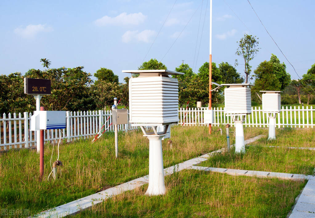 现在随着地面气象观测自动站的逐步建立和应用,自动气象站与基于人工