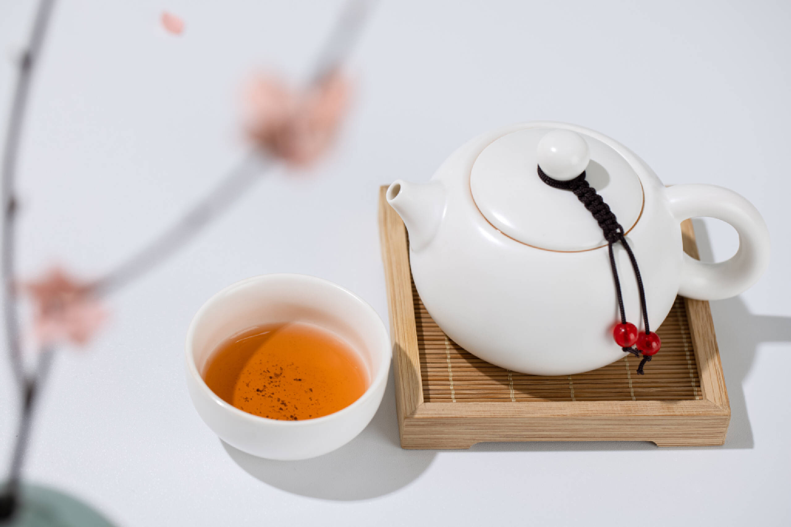 白茶清欢无别事我在等风也等你喝茶赏蒲闲煮时光