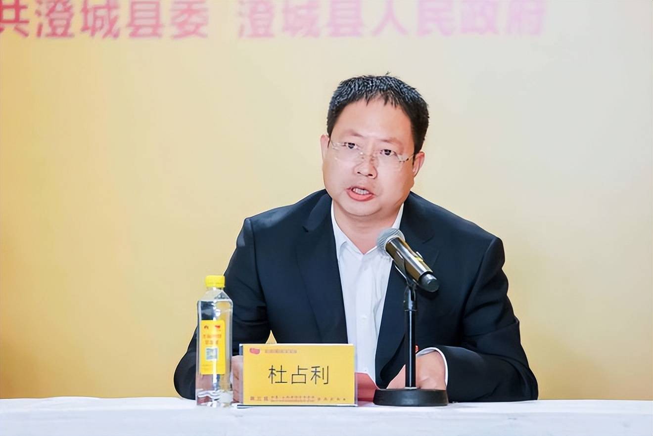 澄城县人民政府副县长杜占利"今年澄城樱桃总面积达到10万亩,挂果6万