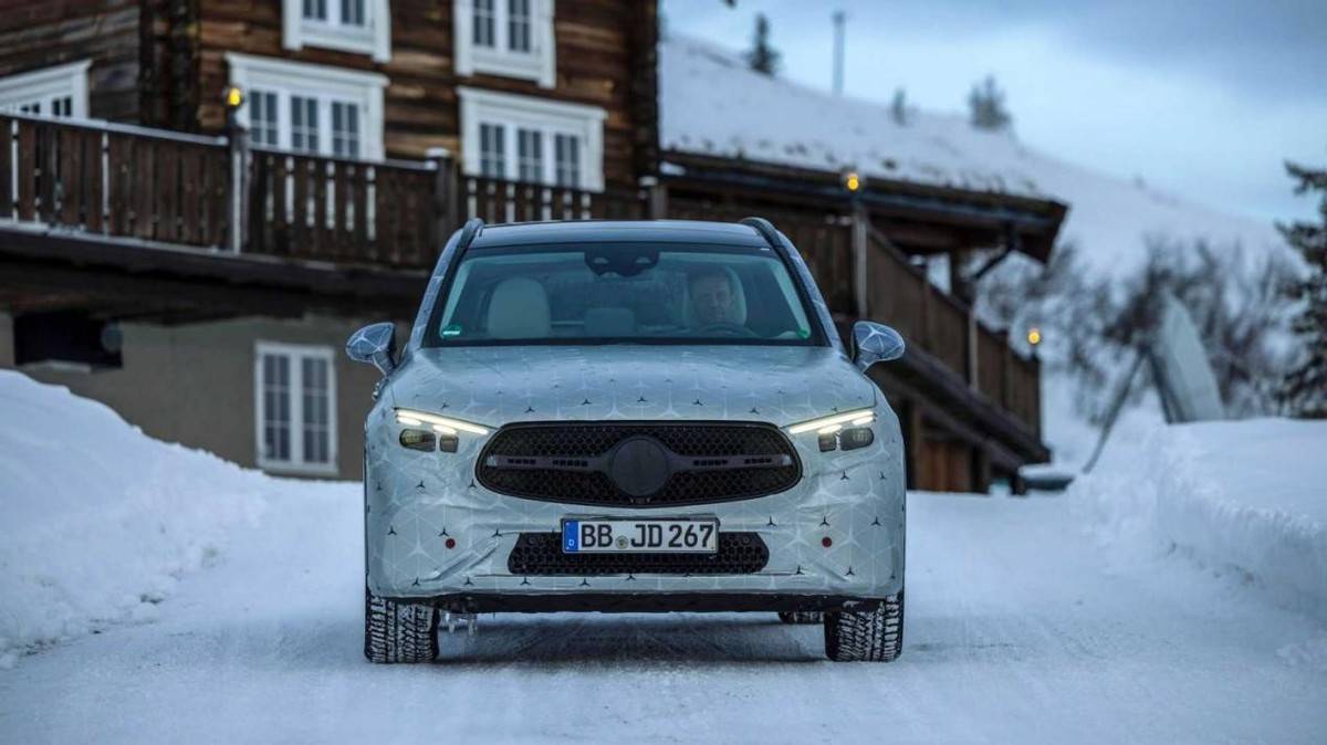 奔驰GLC新款内饰曝光_奔驰s级换代时间_全新奔驰GLC谍照