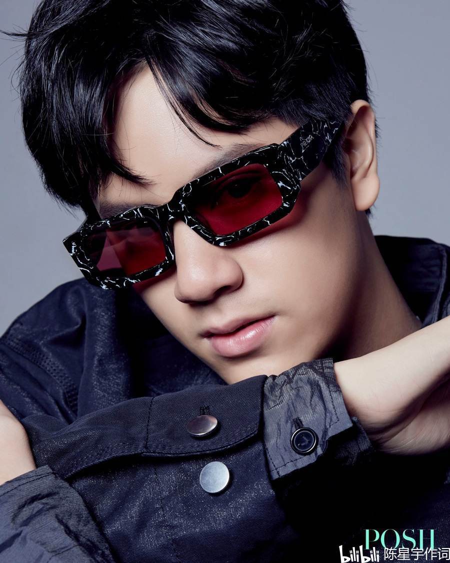 原创泰剧两小无拆nanon黄乐荣登杂志大爆首部泰国电