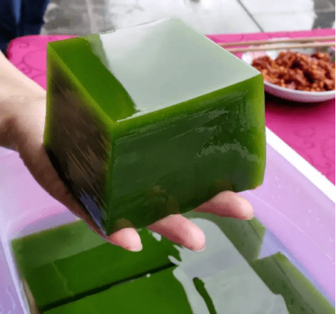 此树叫臭黄荆,叶子富含果胶,能做豆腐和凉粉,若遇到了请移栽_因为