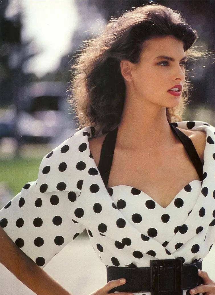 原创琳达伊万格丽斯塔世界上首位超级名模她的美应该了解一下