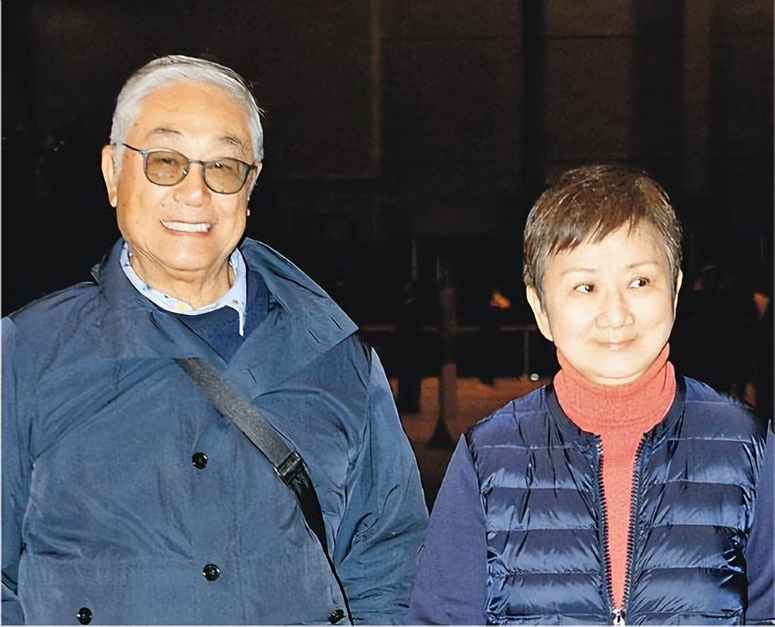 87岁黄药师曾江在酒店去世,女儿说不追究责任,三婚妻子二度丧夫_焦姣