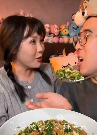 千万网红cc克油官宣离婚,克油曾暗示告别,俩人结婚照被扒_网友_视频