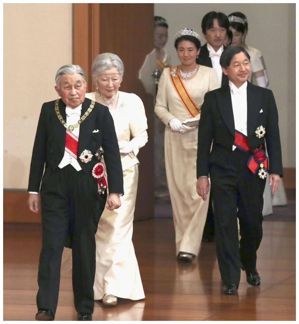 日本王座继承人新天皇御弟独子校桌发现水果刀疑犯动机不明