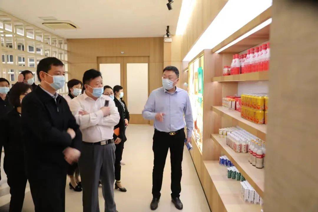 徐州市委常委常务副市长张彤莅临维维生产基地视察工作董事长任冬陪同