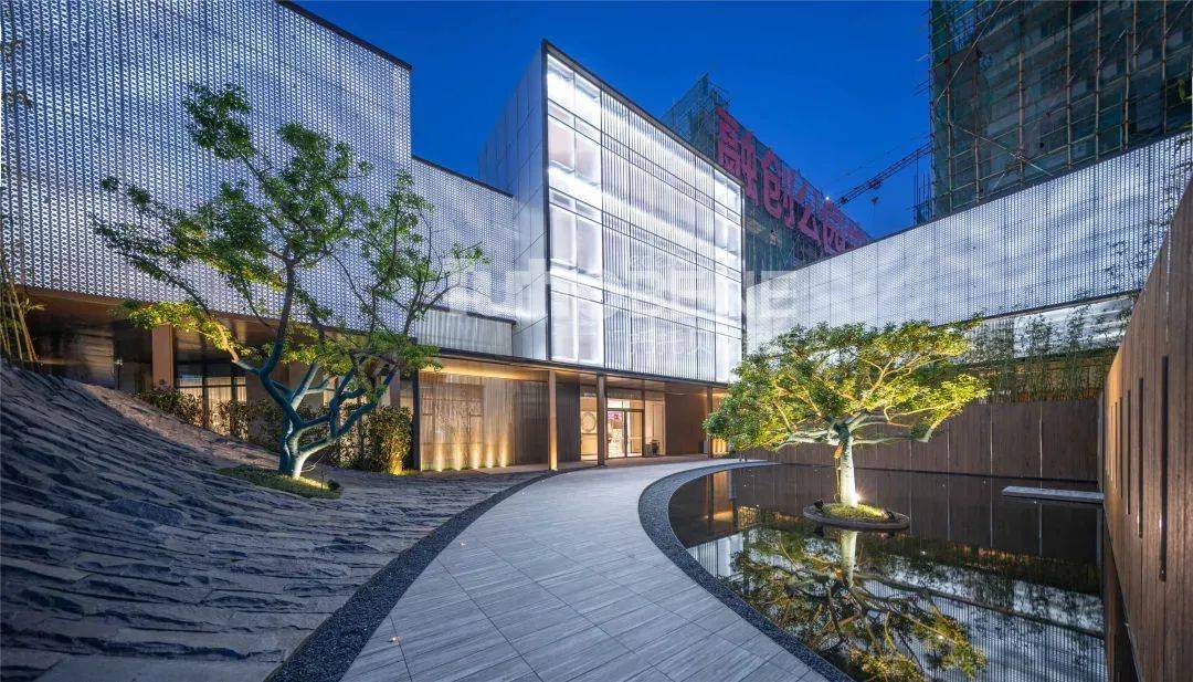 案例重庆融创公园学府新型环保铺材为现代雅舍添芳华