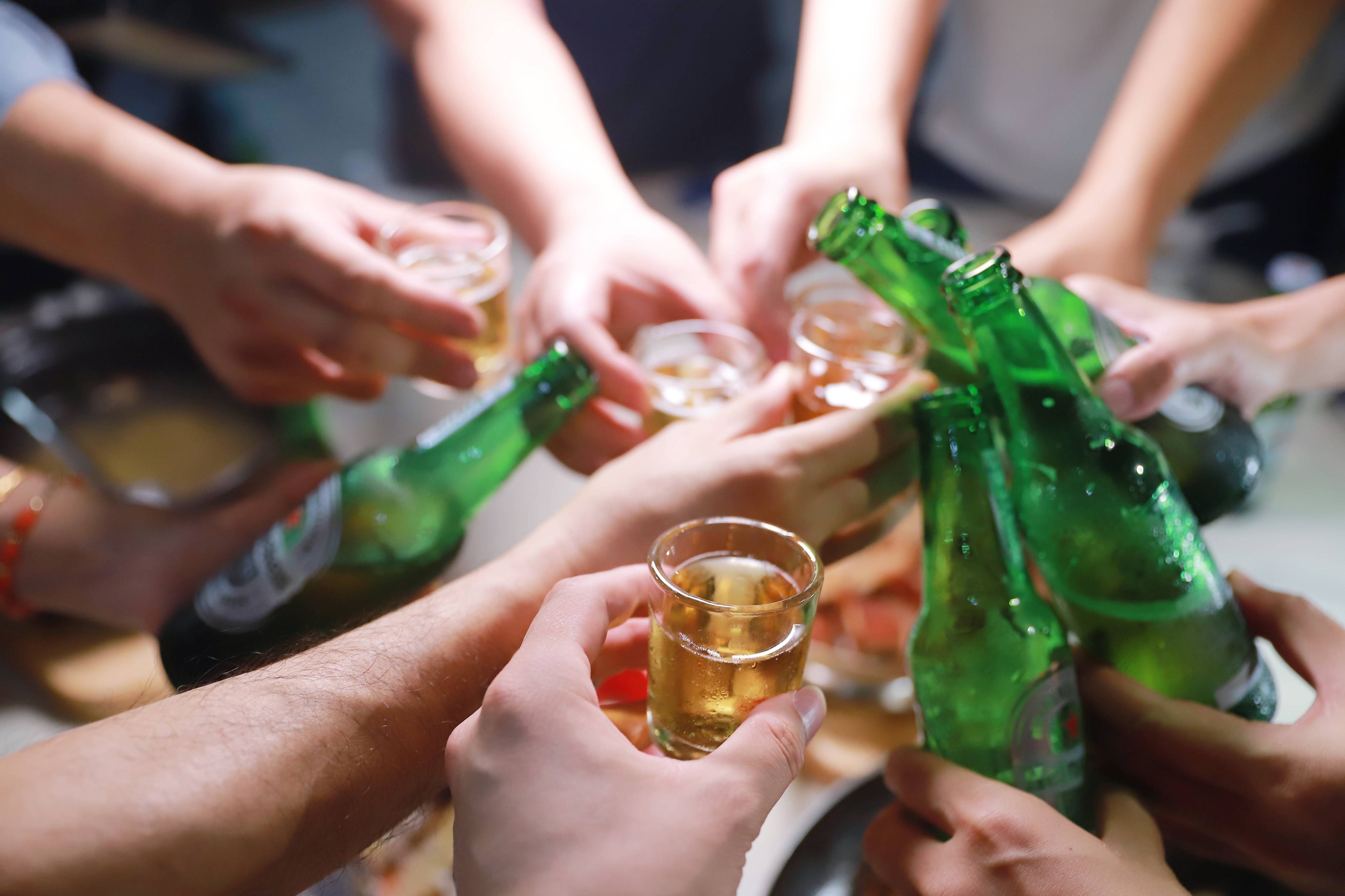 原创露天排档喝酒吃海鲜厦门的夏天就要这样过