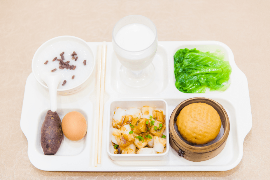 不同的经济条件、生理病理需要，制作各款美味营养套餐供长者饮食选用。
