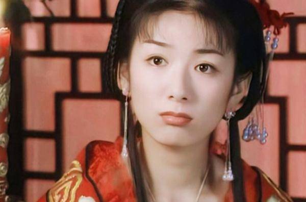 黄奕再现李玉湖嫁衣扮相，21年前的李玉湖为什么会让人的印象如此深刻？插图2