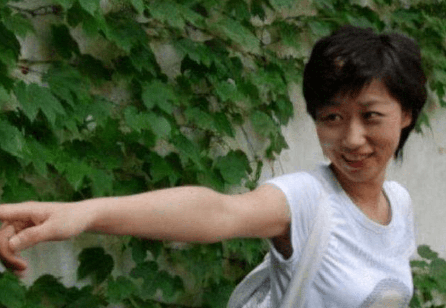 她是知名主持人,新婚第二天与世长辞,丈夫伤心欲绝至今未娶_魏笑_祁骥