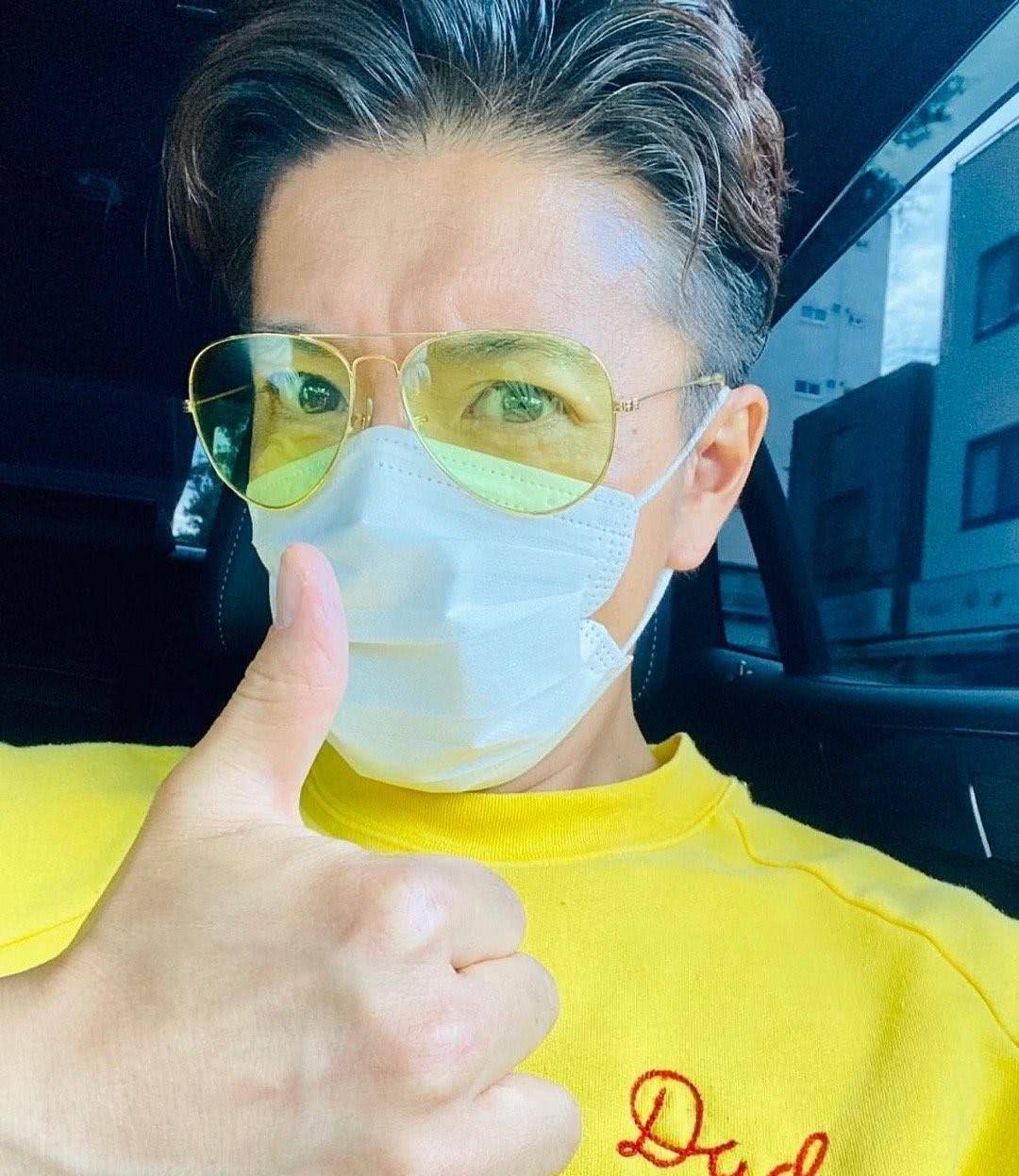 原创木村拓哉晒照一脸忧愁17岁光希示范优雅吃瓜开心到模糊父女画风