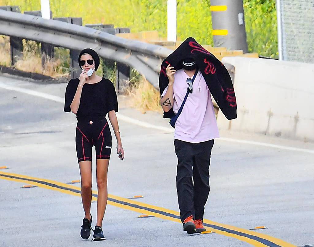 49岁杰瑞德·莱托和女友约会!吸血鬼莫比亚斯,被太阳晒得超憔悴