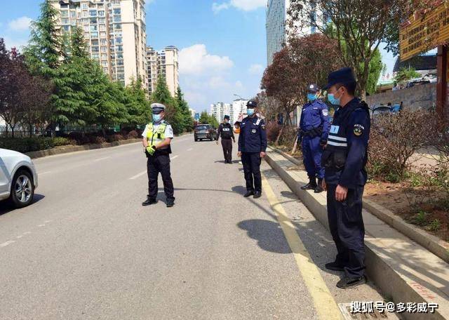 網約車等非法營運的查處力度,嚴查二輪三輪摩托車,電動車不按要求佩戴