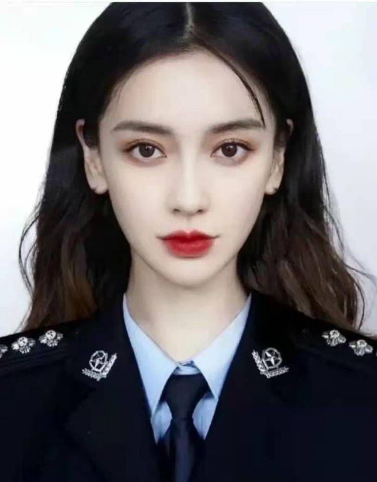 当女星遇上同款证件照杨幂刘亦菲惊艳看到baby混血颜绝了