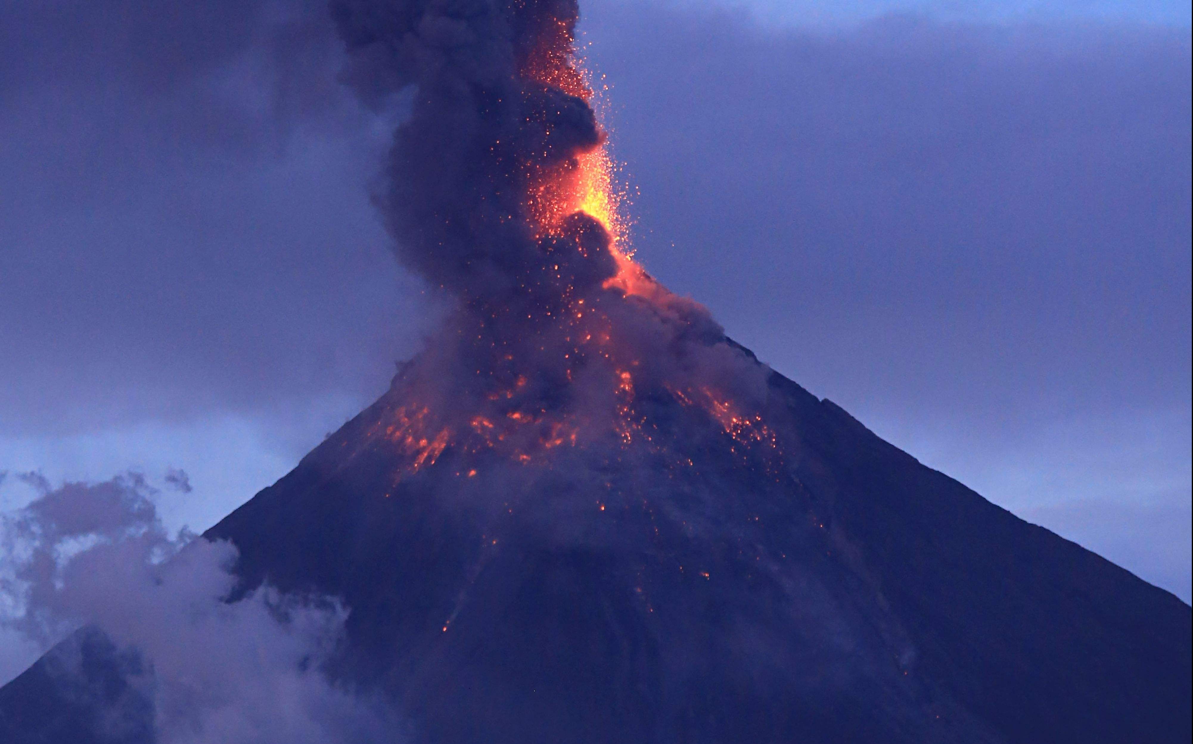 黄石国家公园火山爆发图片