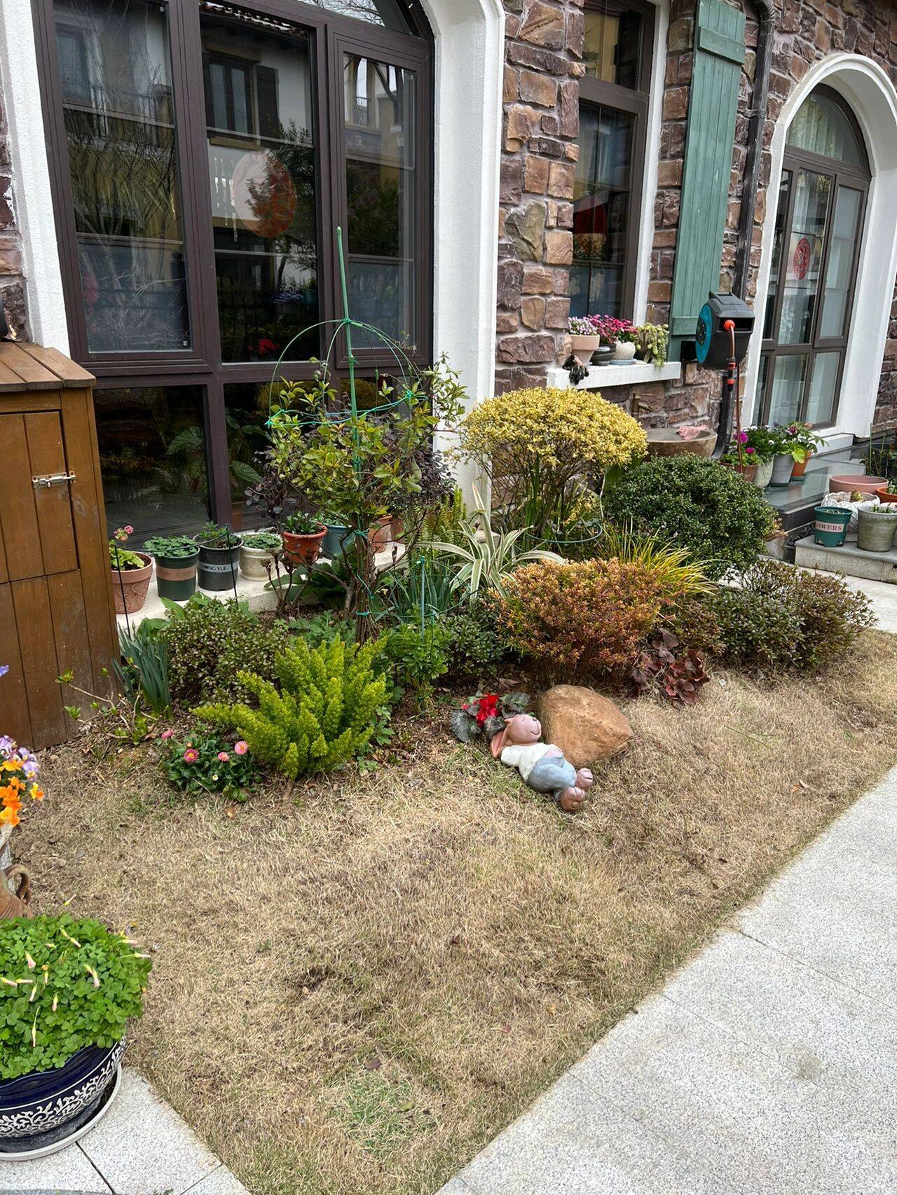 原创在郊区买了一套带120㎡庭院的房子折腾个私家小花园太美了