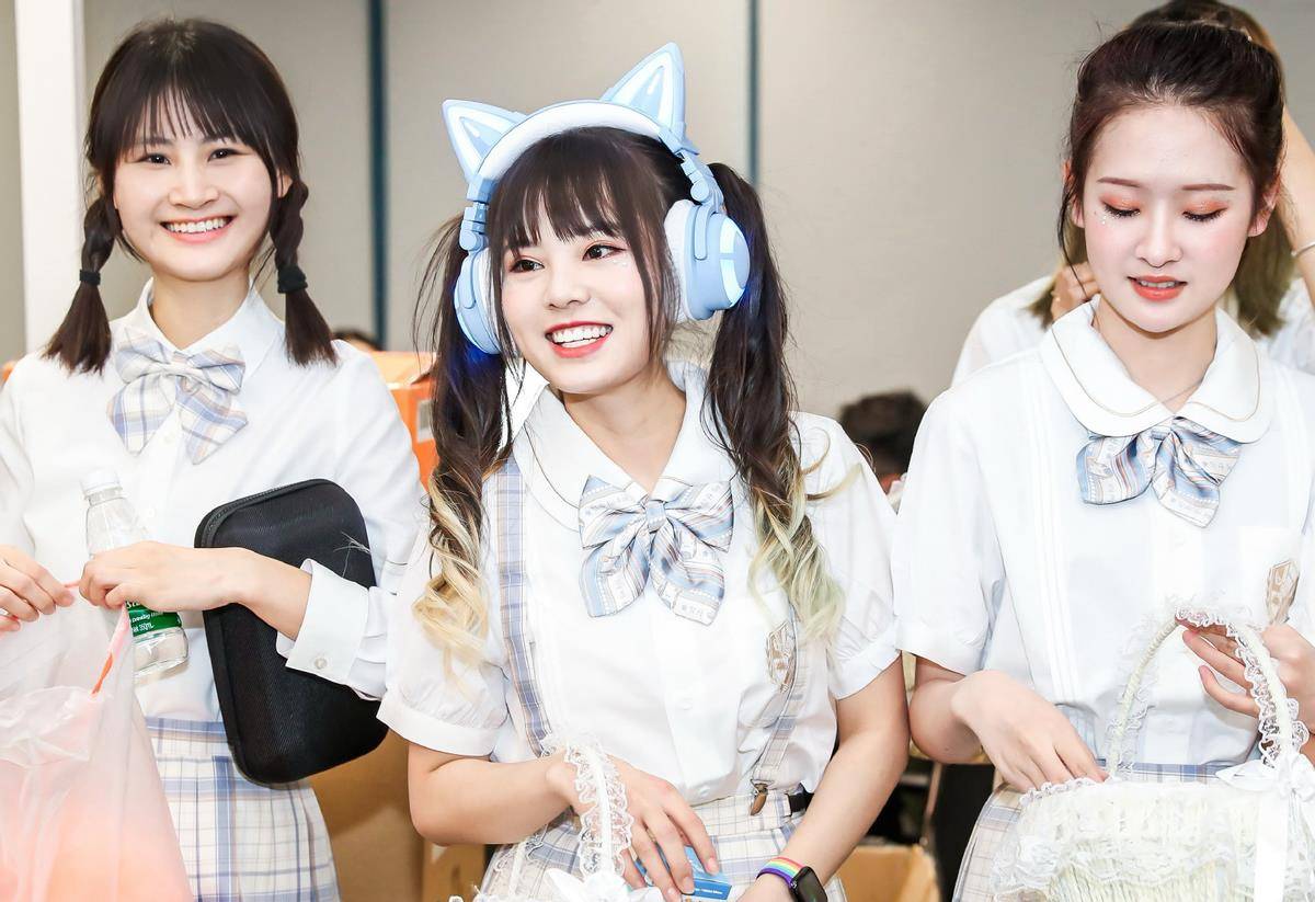 原创火箭妹发福杨清柠纹身只有迪妹依旧美如画励志是她的特色