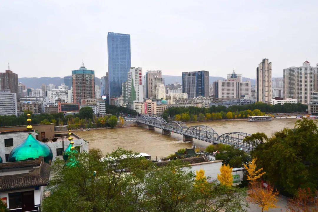 甘肃省会兰州从脏乱差到时尚精致它的变化有多大