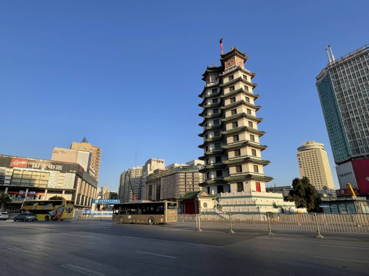 航拍疫情下的郑州二七商圈静悄悄