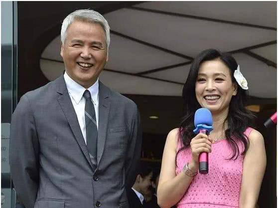 原创张庭才是真正的冻龄女神50岁颜值身材超少女豪宅暴露身价