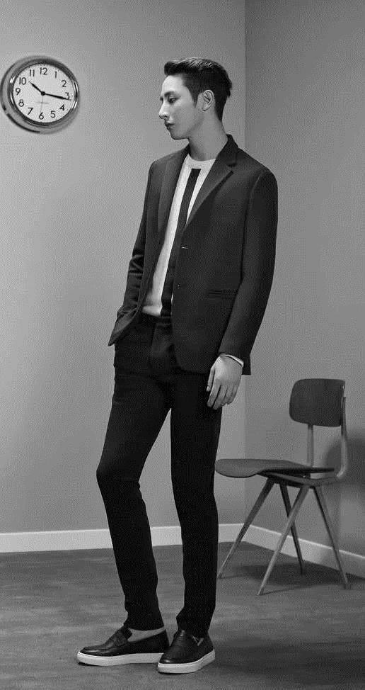 原创184cm国外江南太子李洙赫一副禁欲脸神仙颜值惹人爱