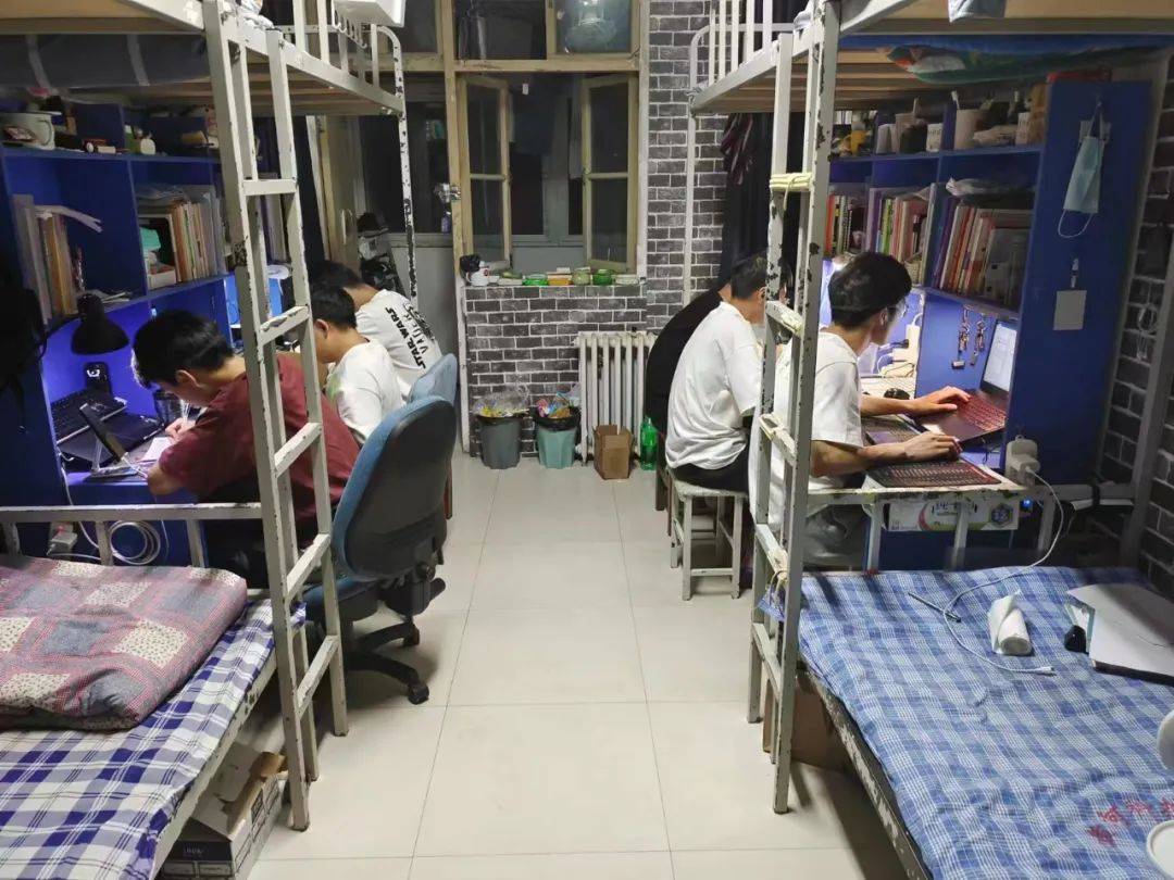 黄科院30天不间断1500间宿舍有一种爱叫有你的地方我都在