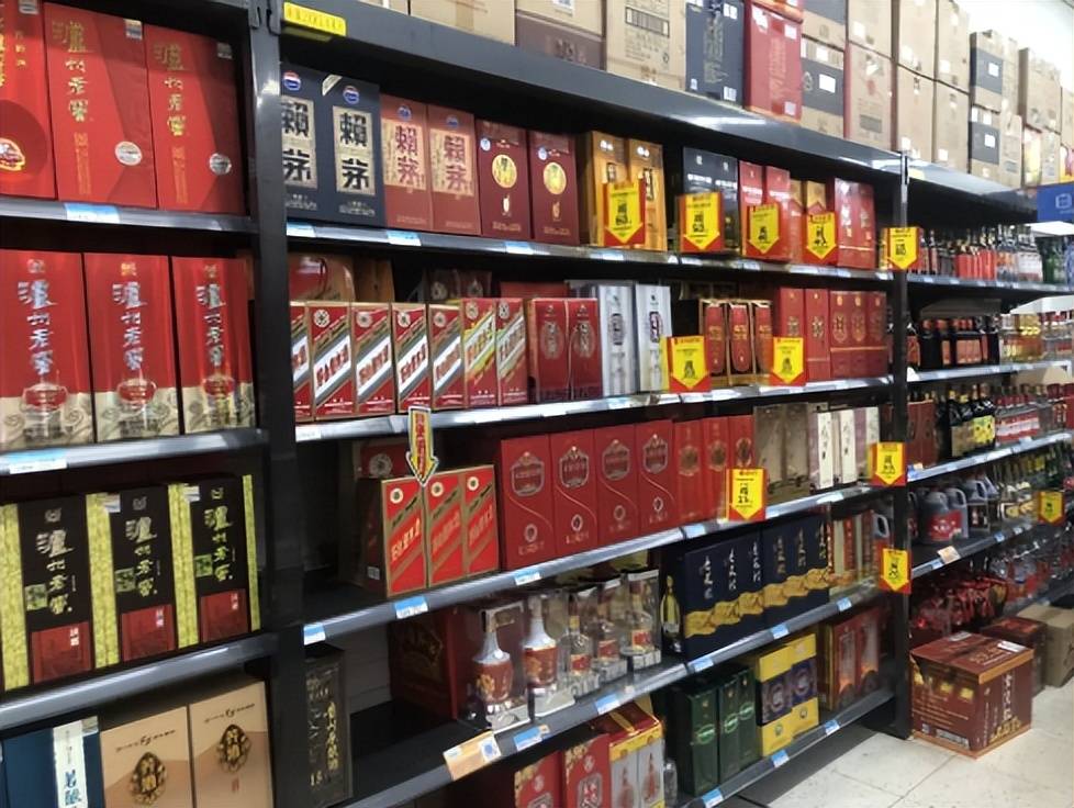 云南54岁庄稼汉雷打不动喝30年自酿酒体质让人感到疑惑