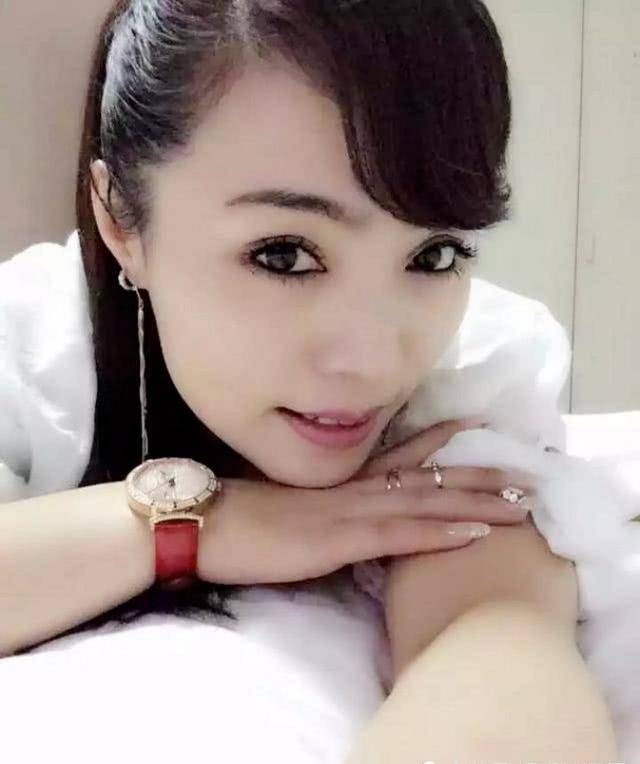 原创乡村爱情中方正现实中的妻子曝光看完正脸后颜值不输银萍