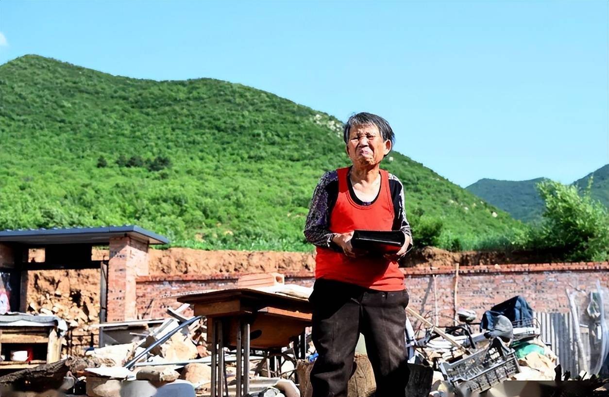 郭子玉很苦恼,但他拿赵洪财没有办法,于是想着忍一忍,事情就这么过去