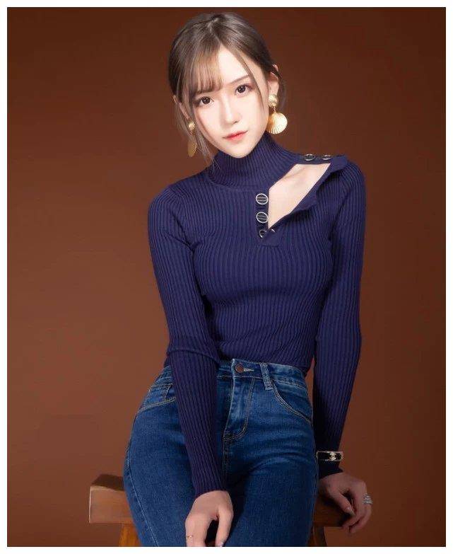 原创腐团儿终于穿保守了一次却因为腿太细把牛仔裤穿成蓝丝袜