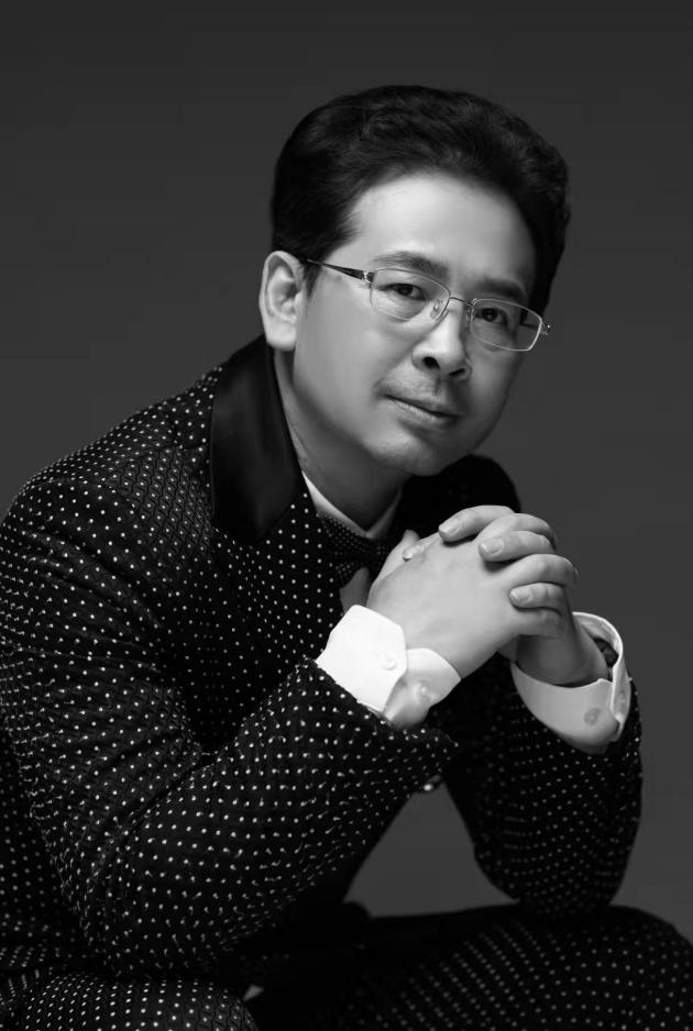 李粟在第七届星耀文学奖全国诗词大赛中获得状元