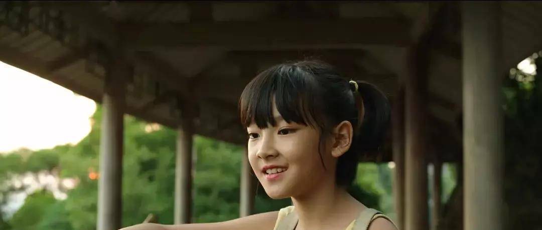 她是很多90后的"童年女神",因美貌迷倒释小龙,嫁给黑人后变化大_叶彤