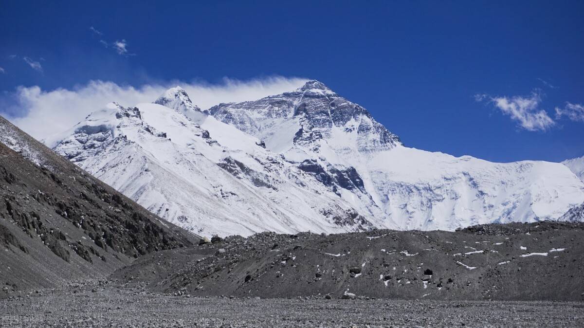 通往珠穆朗玛峰的“人肉”路标，无人敢动，却警示着每一位登山者