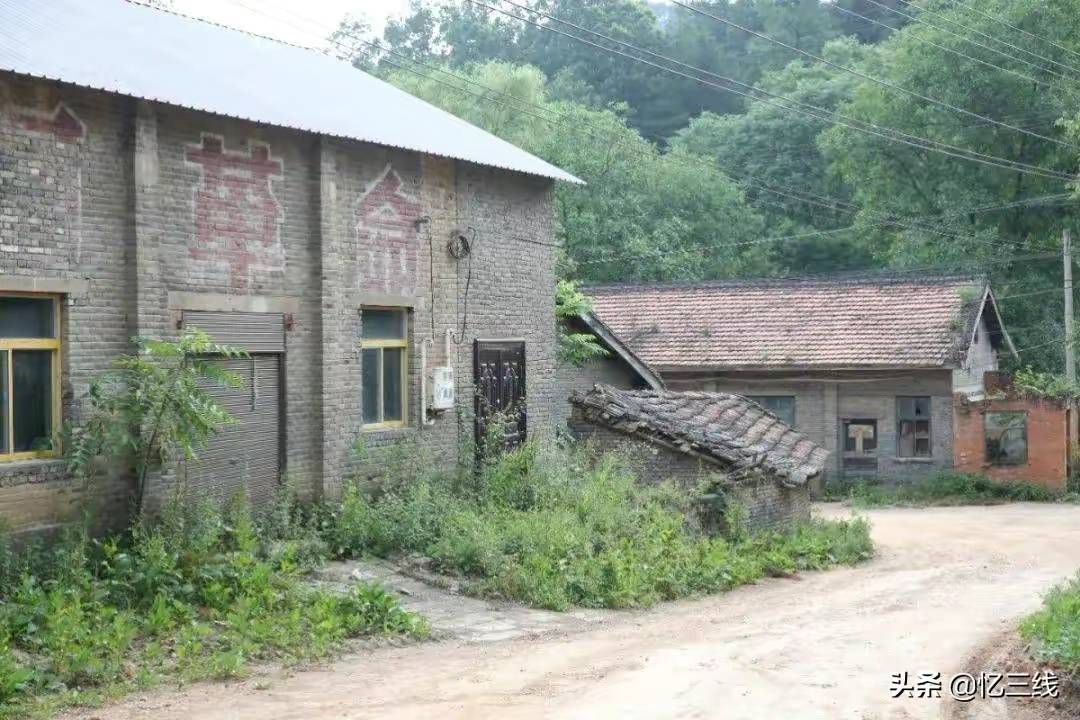 陕西洛南秦岭深处的小香港废弃的军工厂