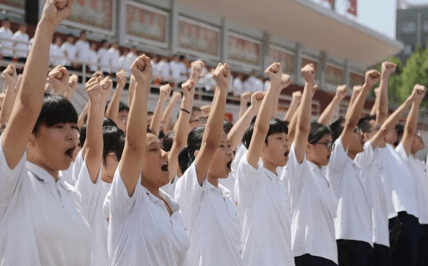原创衡水中学学生上课状态曝光家长意见不一这样的教学方式合理吗