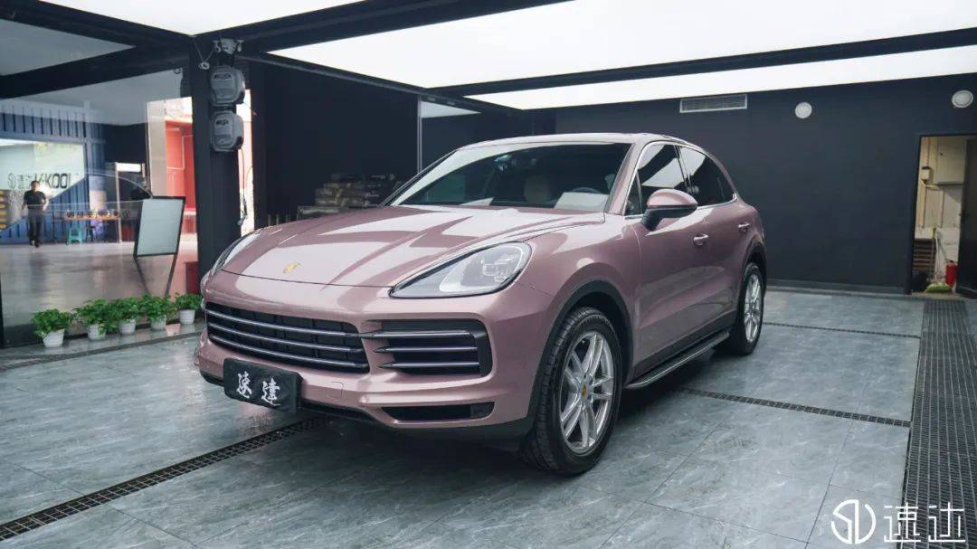 保时捷卡宴改色冰莓粉_搜狐汽车_搜狐网