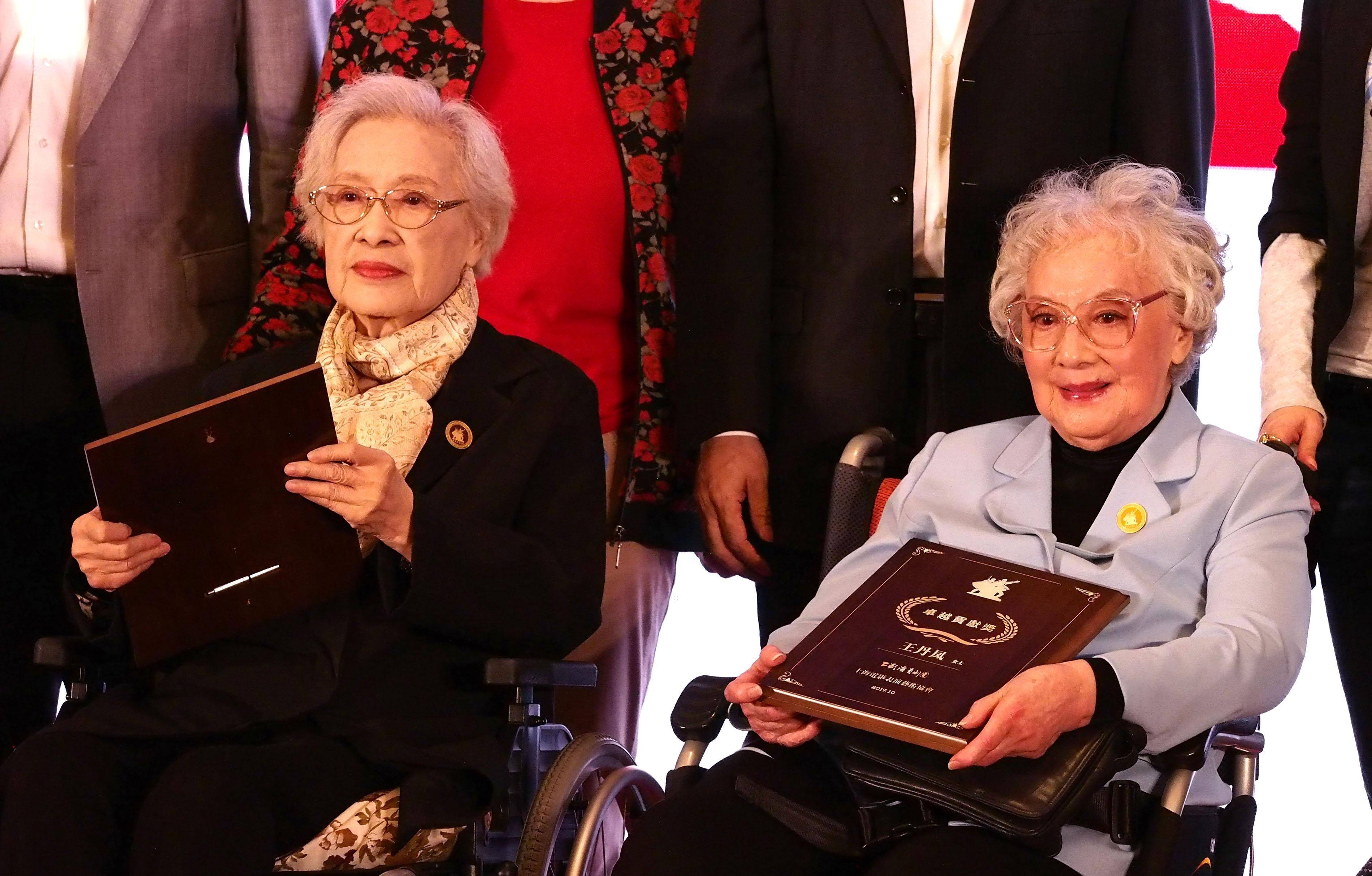 "人民艺术家"秦怡老师逝世,享年100岁_人民艺术家秦怡在沪去世 享年